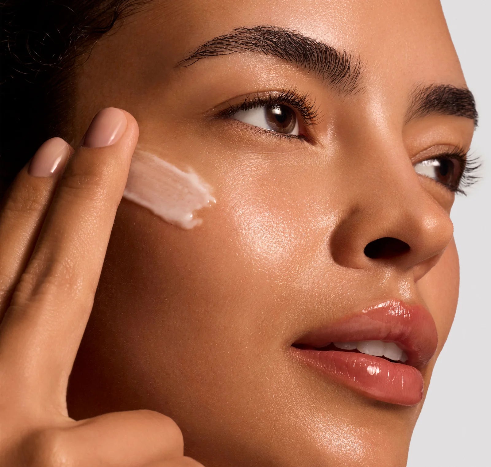 iS Clinical Reparative Moisture Emulsion